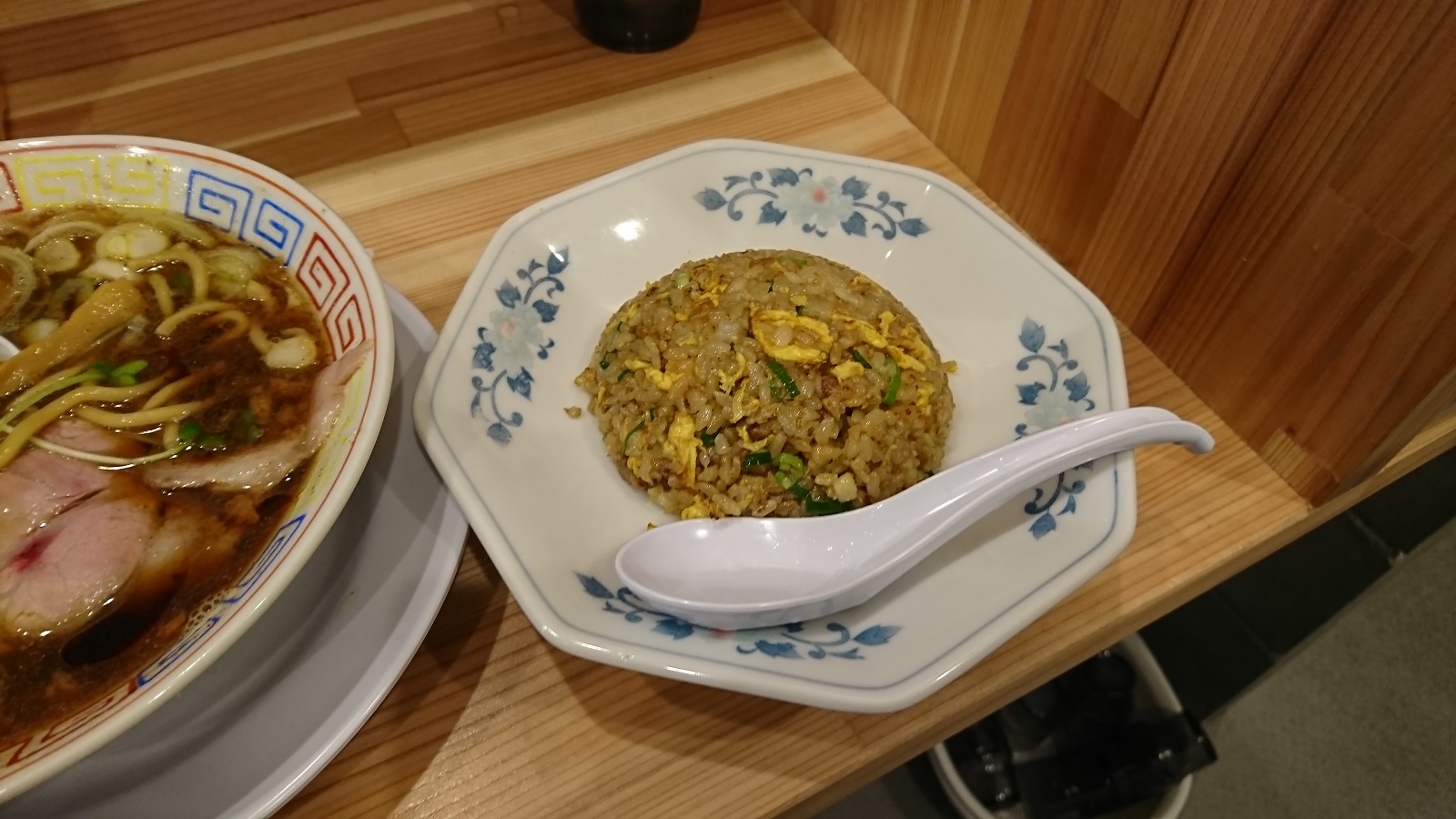 サバ6製麺所：半チャーハン